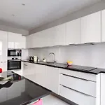 Arc de Triomphe&Théâtre Marigny - Paris Vacation Rentals